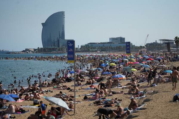 Nắng nóng xô đổ nhiều kỷ lục nhiệt độ tại châu Âu Nắng nóng xô đổ nhiều kỷ lục nhiệt độ tại châu Âu