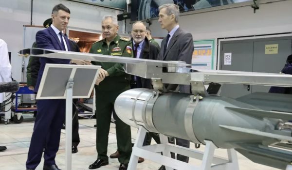 Nga sẽ sản xuất 120.000 bom lượn năm nay, tăng tầm tấn công đến 400 km?