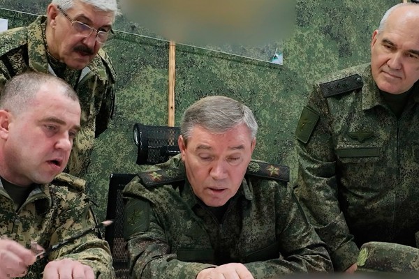 Nga tiến quân ở Kharkiv, bác cáo buộc muốn tấn công NATO