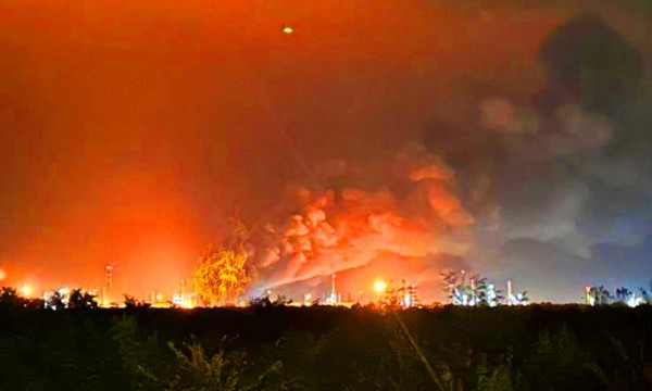 Nghi vấn phá hoại sau các vụ nổ nhà máy lọc dầu ở Hungary và Romania Nghi vấn phá hoại sau các vụ nổ nhà máy lọc dầu ở Hungary và Romania