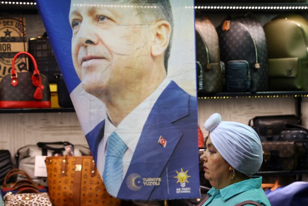 Người dân Thổ Nhĩ Kỳ quan tâm đến kinh tế sau chiến thắng của ông Erdogan