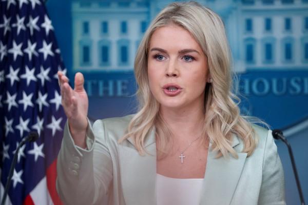 Nhà Trắng nói chỉ thu phí visa H-1B mới một lần Nhà Trắng nói chỉ thu phí visa H-1B mới một lần