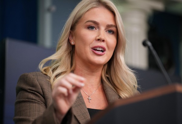 Nhà Trắng nói gì về thư gửi Tổng thống Trump từ Tổng thống Venezuela Maduro ? Nhà Trắng nói gì về thư gửi Tổng thống Trump từ Tổng thống Venezuela Maduro ?