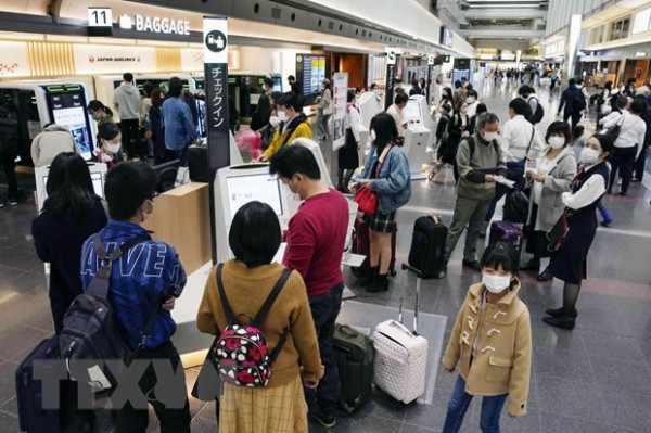 Nhật Bản xem xét tăng cường các biện pháp biên giới để ngăn ngừa chủng Omicron