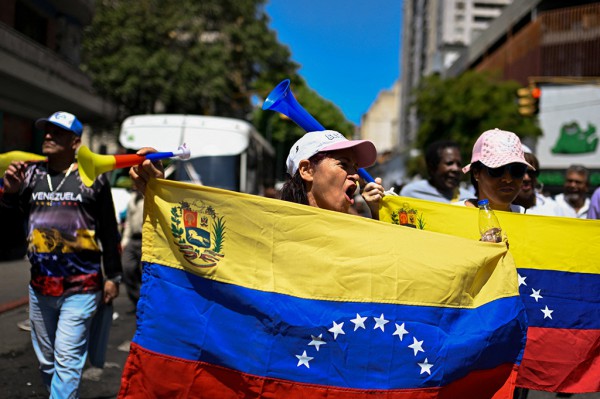 Nhiều người Venezuela đòi tăng lương khi giá cả tăng vọt Nhiều người Venezuela đòi tăng lương khi giá cả tăng vọt