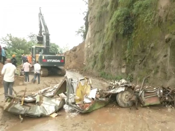 Nhiều thú dữ thoát khỏi các vườn quốc gia trong mưa lũ chết người ở Ấn Độ Nhiều thú dữ thoát khỏi các vườn quốc gia trong mưa lũ chết người ở Ấn Độ