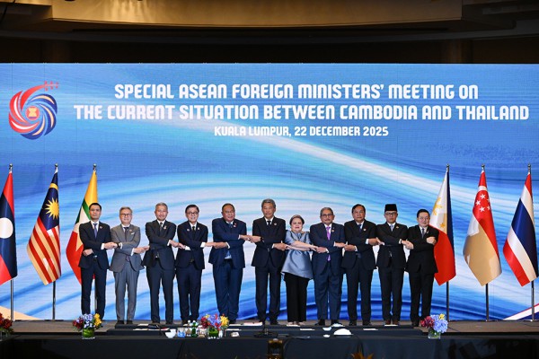 Nỗ lực hạ nhiệt căng thẳng Thái Lan - Campuchia