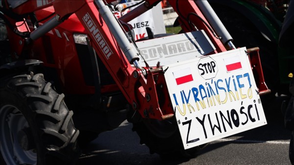 Nông dân Ba Lan dừng biểu tình khi chính phủ đình chỉ nhập khẩu nông sản Ukraine