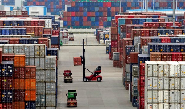 Pakistan cấm nhập khẩu các mặt hàng xa xỉ để "ổn định nền kinh tế"