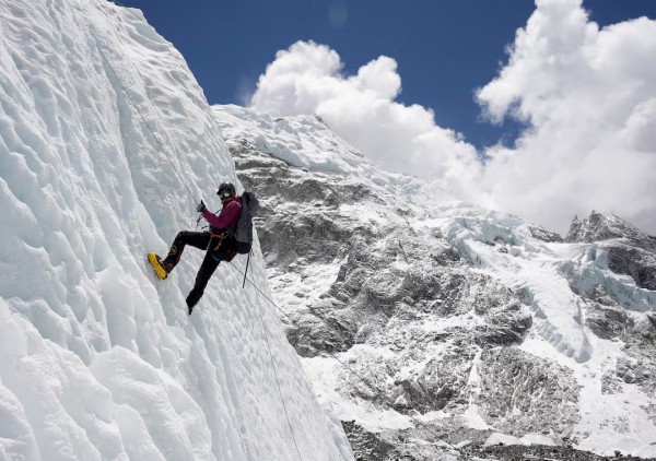 Phanh phui đường dây 'đầu độc' du khách leo núi Everest, trục lợi bảo hiểm Phanh phui đường dây 'đầu độc' du khách leo núi Everest, trục lợi bảo hiểm