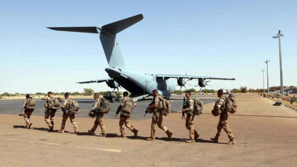 Pháp hoàn tất việc rút quân khỏi Mali