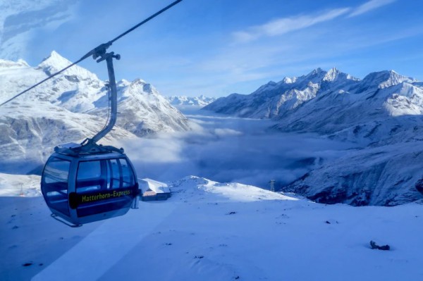 Phát hiện 5 người chết gần khu trượt tuyết nổi tiếng Thụy Sĩ Phát hiện 5 người chết gần khu trượt tuyết nổi tiếng Thụy Sĩ