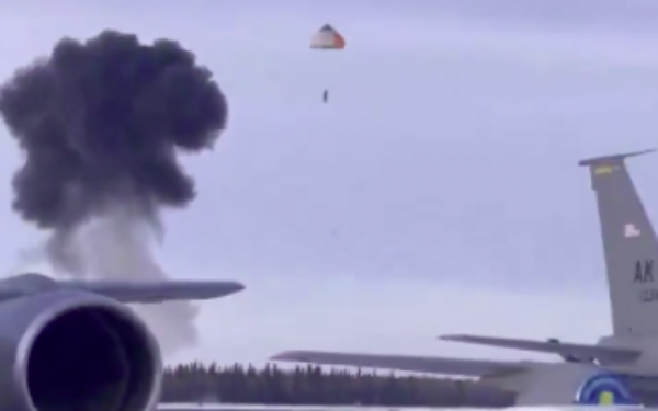 Phi công tham vấn suốt 50 phút, máy bay F-35 vẫn rơi Phi công tham vấn suốt 50 phút, máy bay F-35 vẫn rơi