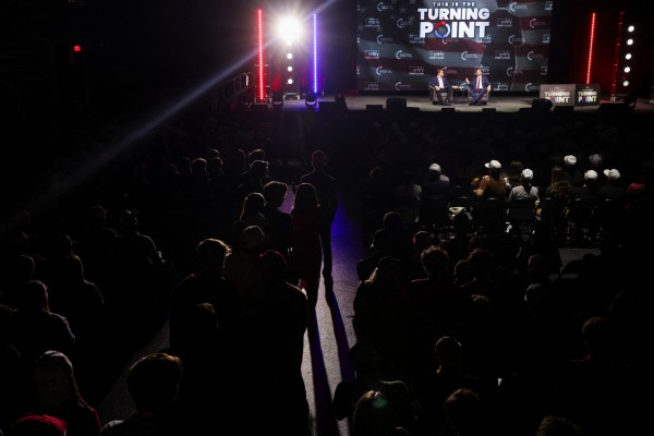 Phó tổng thống Vance nói Mỹ - Iran vẫn còn rất nghi ngờ nhau Phó tổng thống Vance nói Mỹ - Iran vẫn còn rất nghi ngờ nhau