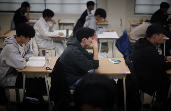 Quan chức Hàn Quốc từ chức vì đề thi tiếng Anh đại học quá khó Quan chức Hàn Quốc từ chức vì đề thi tiếng Anh đại học quá khó