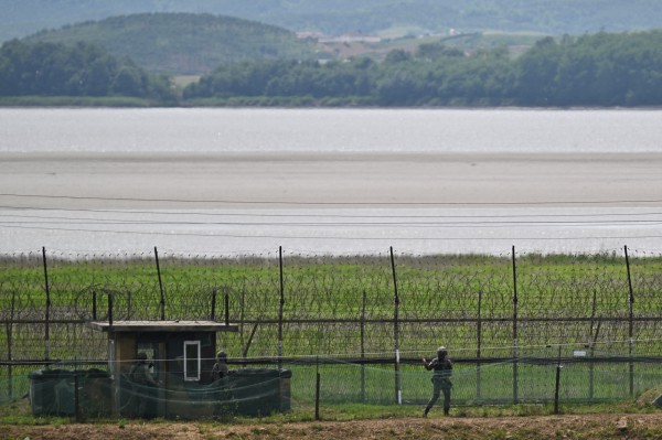 Quân đội Hàn Quốc thông báo bắt giữ một người Triều Tiên vượt biên