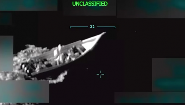 Quân đội Mỹ giả dạng máy bay dân sự để tấn công thuyền nghi chở ma túy?