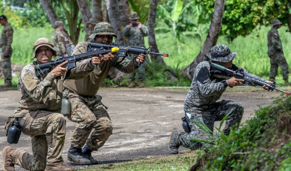 Quân đội Mỹ tập trận sinh tồn trong rừng già Panama trong lúc căng thẳng với Venezuela Quân đội Mỹ tập trận sinh tồn trong rừng già Panama trong lúc căng thẳng với Venezuela