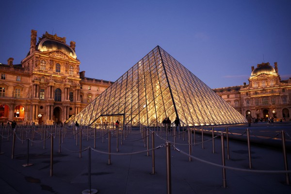 Rò rỉ nước, Bảo tàng Louvre bị hư hại hàng trăm tư liệu quý Rò rỉ nước, Bảo tàng Louvre bị hư hại hàng trăm tư liệu quý