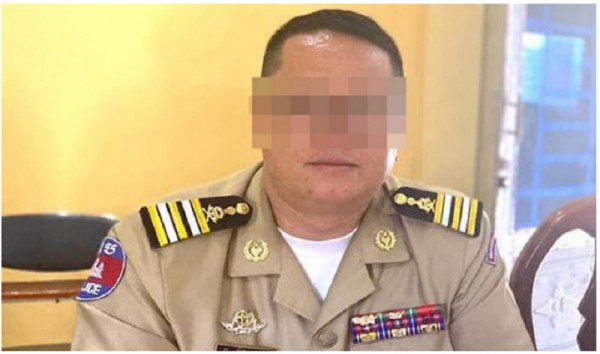 Sĩ quan cảnh sát Campuchia bị bắt vì nhận hối lộ từ một người Thái Lan Sĩ quan cảnh sát Campuchia bị bắt vì nhận hối lộ từ một người Thái Lan