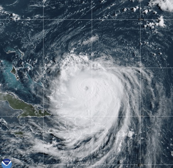 Siêu bão tăng cường độ nhanh hơn do biến đổi khí hậu