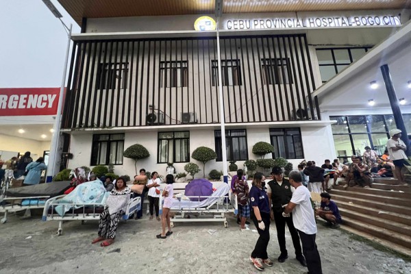 Số người thiệt mạng đang tăng nhanh sau động đất ở Philippines Số người thiệt mạng đang tăng nhanh sau động đất ở Philippines