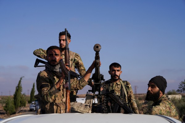 Syria tấn công phủ đầu IS ngay trước chuyến đi lịch sử của tổng thống đến Mỹ Syria tấn công phủ đầu IS ngay trước chuyến đi lịch sử của tổng thống đến Mỹ