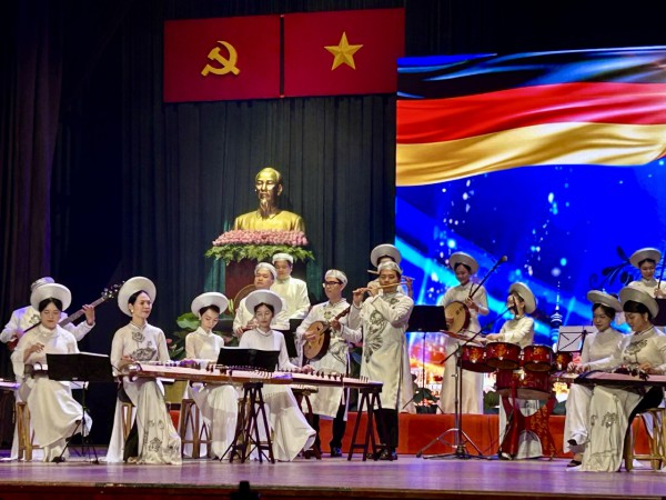 TP.HCM kỷ niệm nửa thế kỷ Việt Nam và Đức đồng hành TP.HCM kỷ niệm nửa thế kỷ Việt Nam và Đức đồng hành