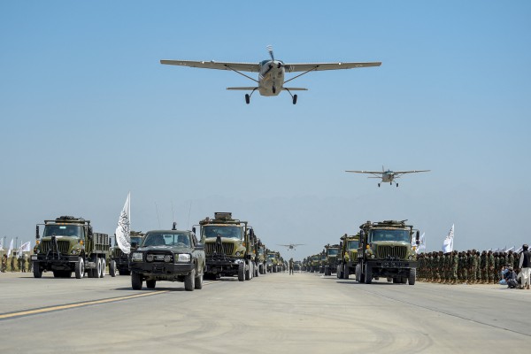 Taliban đáp trả cứng rắn sau khi ông Trump đòi căn cứ Taliban đáp trả cứng rắn sau khi ông Trump đòi căn cứ