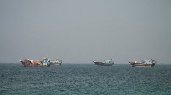 Tàu chở hàng bị tấn công tại eo biển Hormuz