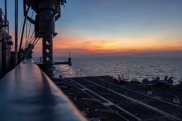 Tàu sân bay Mỹ đến Trung Đông, Iran và đồng minh lên tiếng