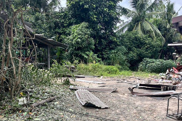Thái Lan - Campuchia triển khai vũ khí hạng nặng, đã có thương vong Thái Lan - Campuchia triển khai vũ khí hạng nặng, đã có thương vong