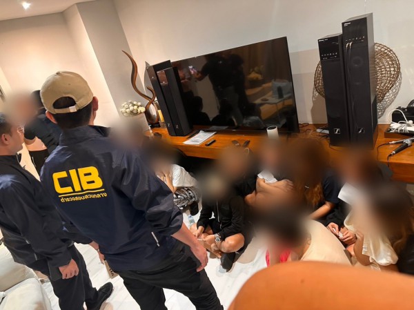 Thái Lan đột kích biệt thự, bắt nhóm lừa đảo trốn từ Myanmar Thái Lan đột kích biệt thự, bắt nhóm lừa đảo trốn từ Myanmar