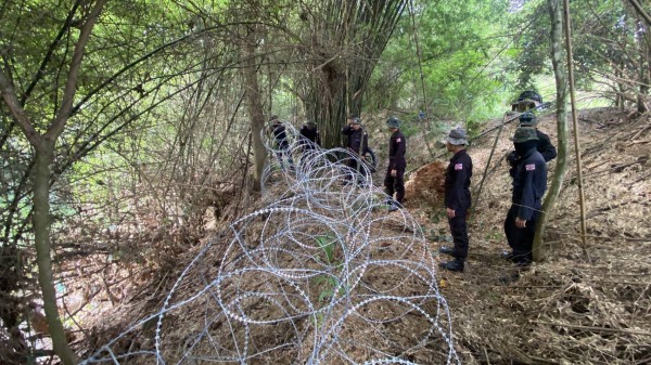 Thái Lan xây 15 km đường biên giới, nêu ưu tiên đàm phán với Campuchia Thái Lan xây 15 km đường biên giới, nêu ưu tiên đàm phán với Campuchia