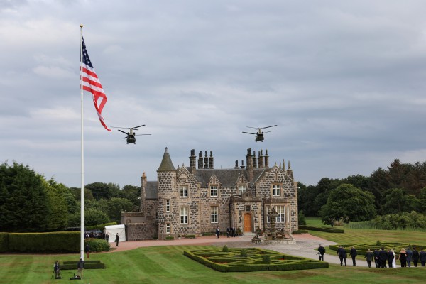 Thăm Scotland, Tổng thống Trump khai trương sân golf mới Thăm Scotland, Tổng thống Trump khai trương sân golf mới
