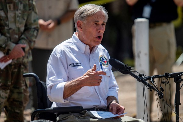 Thống đốc Texas ra lệnh bắt các nghị sĩ đảng Dân chủ Thống đốc Texas ra lệnh bắt các nghị sĩ đảng Dân chủ