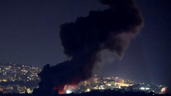 Thủ đô Lebanon rung chuyển sau các đòn tập kích dữ dội của Israel Thủ đô Lebanon rung chuyển sau các đòn tập kích dữ dội của Israel