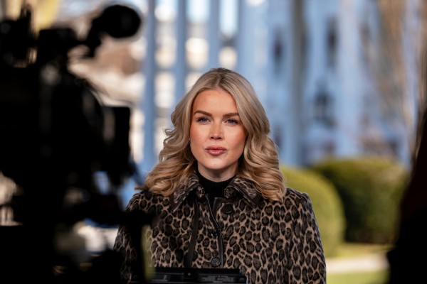 Thư ký báo chí Nhà Trắng đầu tiên mang thai khi đương chức Thư ký báo chí Nhà Trắng đầu tiên mang thai khi đương chức