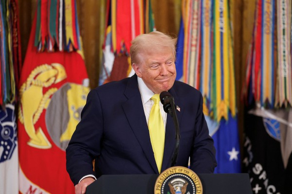 Thủ tướng Campuchia đề cử Tổng thống Trump cho giải Nobel Hòa bình Thủ tướng Campuchia đề cử Tổng thống Trump cho giải Nobel Hòa bình