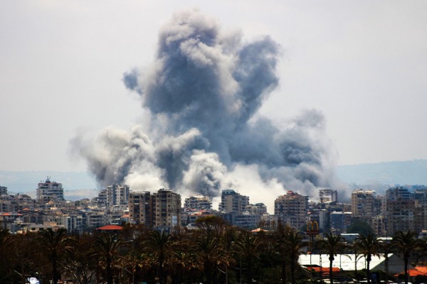 Thủ tướng Israel ra lệnh tấn công sâu vào Lebanon, Iran nhắc nhở Mỹ Thủ tướng Israel ra lệnh tấn công sâu vào Lebanon, Iran nhắc nhở Mỹ