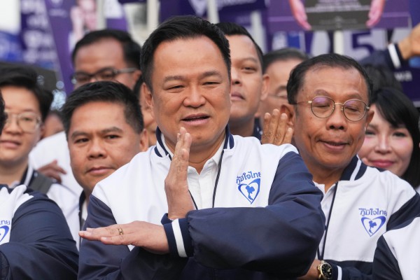 Thủ tướng Thái Lan cam kết xây tường biên giới với Campuchia