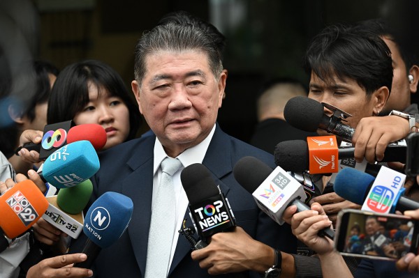 Thủ tướng Thái Lan nói về giao tranh, ông Hun Sen tham gia chỉ huy quân đội Thủ tướng Thái Lan nói về giao tranh, ông Hun Sen tham gia chỉ huy quân đội