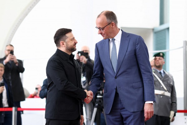 Thủ tướng Đức muốn đưa thanh niên Ukraine về nước chiến đấu