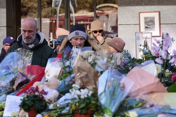 Thụy Sĩ công bố quốc tang sau thảm kịch đêm giao thừa khiến 40 người thiệt mạng Thụy Sĩ công bố quốc tang sau thảm kịch đêm giao thừa khiến 40 người thiệt mạng