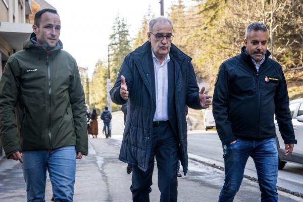 Thụy Sĩ công bố quốc tang sau thảm kịch đêm giao thừa khiến 40 người thiệt mạng Thụy Sĩ công bố quốc tang sau thảm kịch đêm giao thừa khiến 40 người thiệt mạng