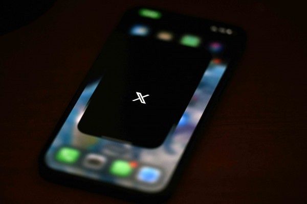 Tính năng hiển thị vị trí của X gây phản ứng Tính năng hiển thị vị trí của X gây phản ứng