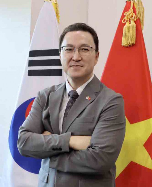 Tờ báo nối kết Việt Nam với thế giới Tờ báo nối kết Việt Nam với thế giới