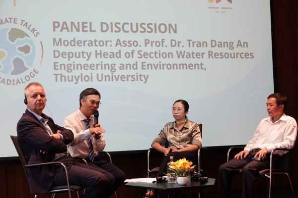 Tọa đàm quản lý nước, chống ngập ở TP.HCM và kinh nghiệm nước khác