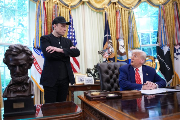 Toàn cảnh cuộc khẩu chiến dữ dội giữa Tổng thống Trump và tỉ phú Elon Musk Toàn cảnh cuộc khẩu chiến dữ dội giữa Tổng thống Trump và tỉ phú Elon Musk