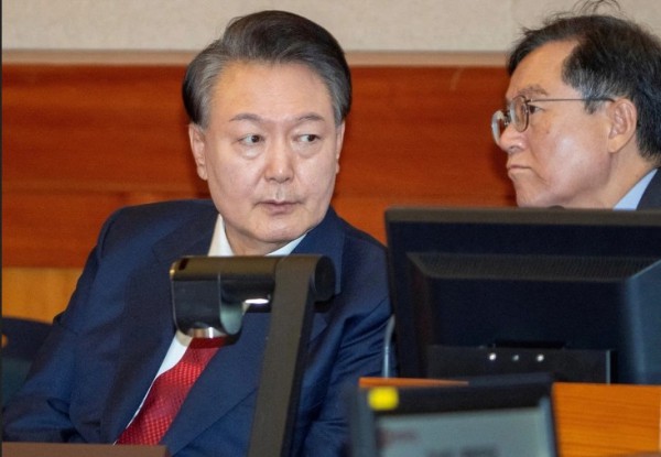 Tổng thống Hàn Quốc đối mặt với nhiều nguy cơ sau khi được trả tự do